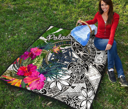 Palau Premium Quilt White - Turtle Plumeria Banana Leaf Crest