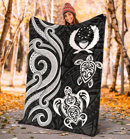 Pohnpei Micronesian Premium Blanket - White Tentacle Turtle