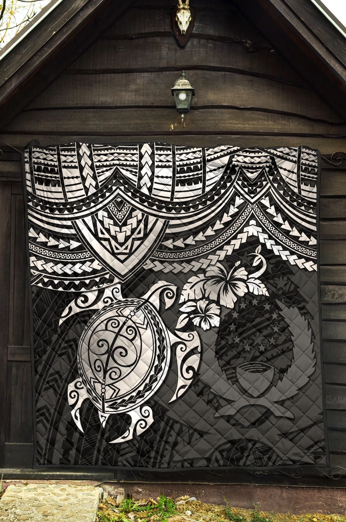 Pohnpei Polynesian Premium Quilt - Polynesian White Turtle