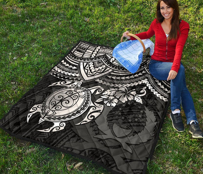 Pohnpei Polynesian Premium Quilt - Polynesian White Turtle