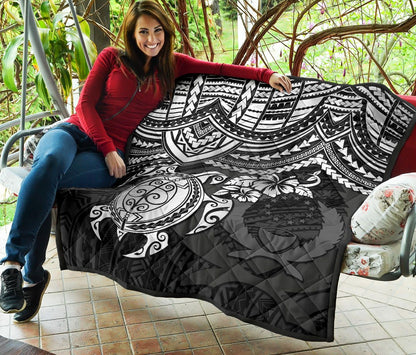 Pohnpei Polynesian Premium Quilt - Polynesian White Turtle