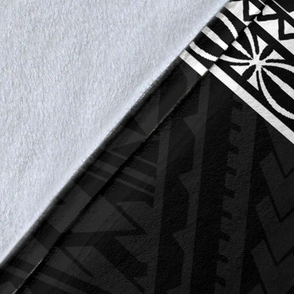 Pohnpei Premium Blanket - Micronesian Black White Version