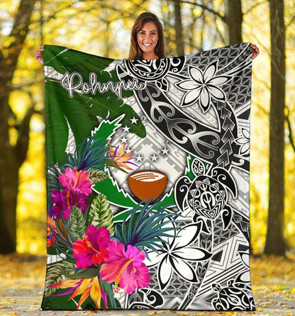 Pohnpei Premium Blanket White - Turtle Plumeria Banana Leaf