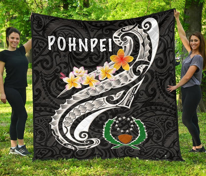 Pohnpei Premium Quilt - Pohnpei Seal Polynesian Patterns Plumeria (Black)