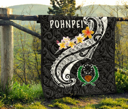 Pohnpei Premium Quilt - Pohnpei Seal Polynesian Patterns Plumeria (Black)