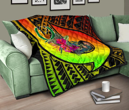 Pohnpei Premium Quilt - Polynesian Hook And Hibiscus (Reggae)