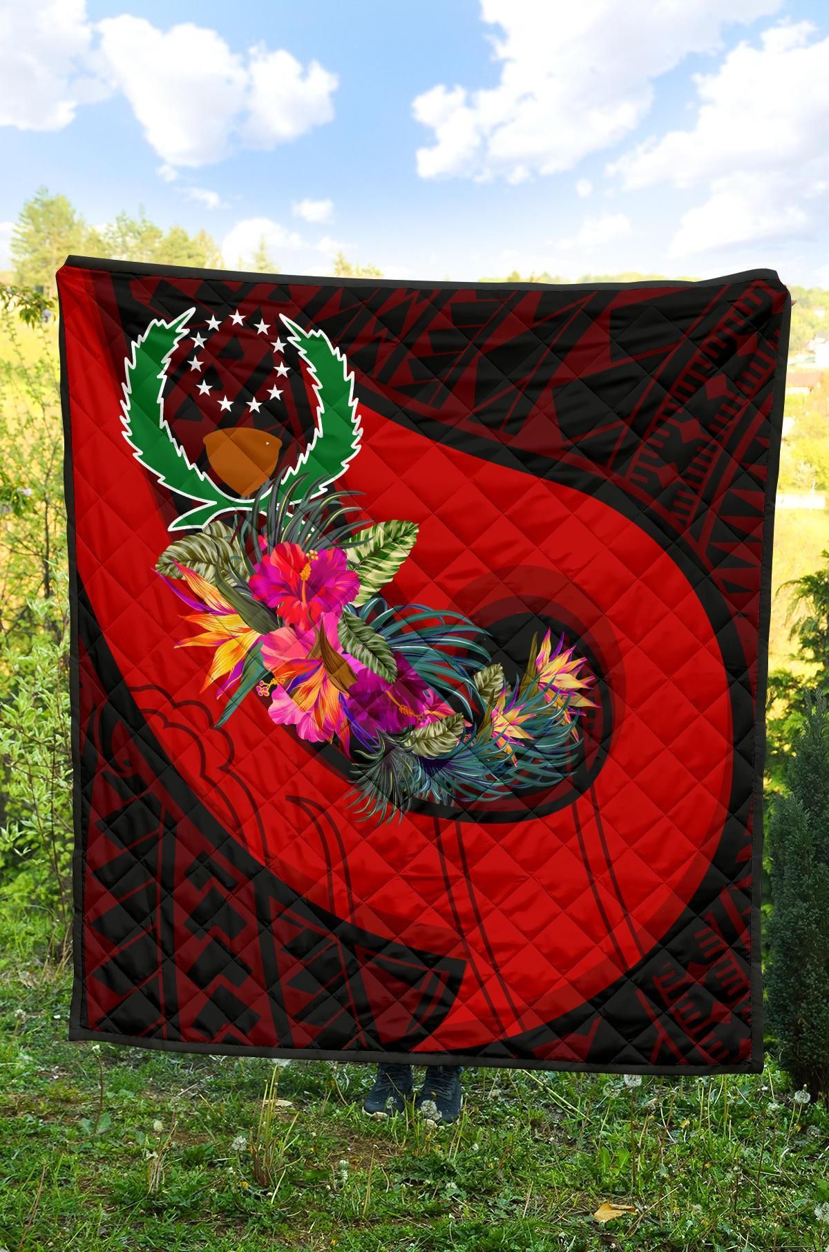 Pohnpei Premium Quilt - Polynesian Hook And Hibiscus (Red)
