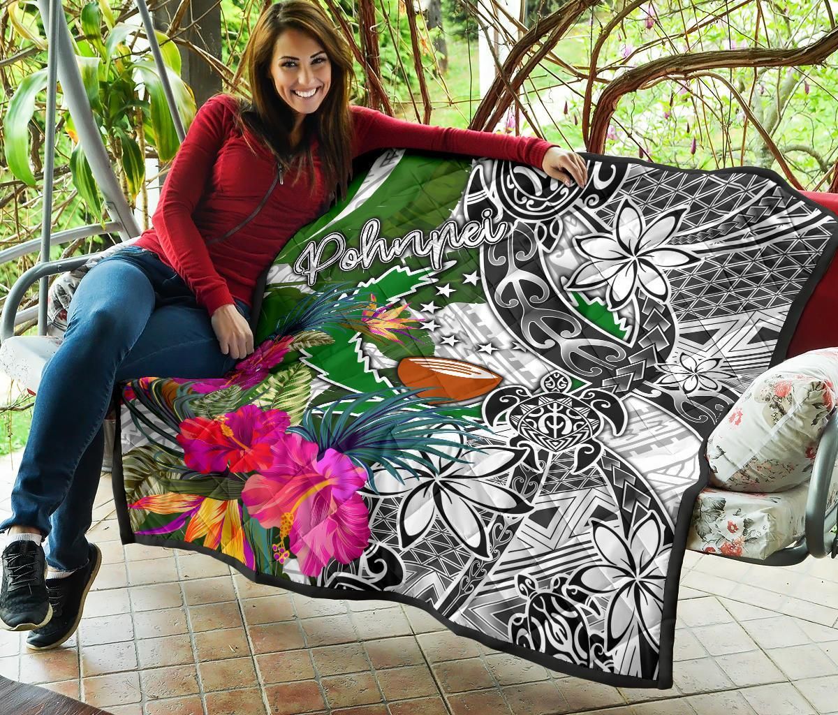 Pohnpei Premium Quilt White - Turtle Plumeria Banana Leaf