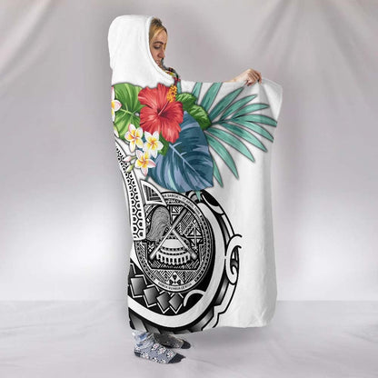 Polynesian American Samoa Hooded Blanket - Summer Plumeria (White)