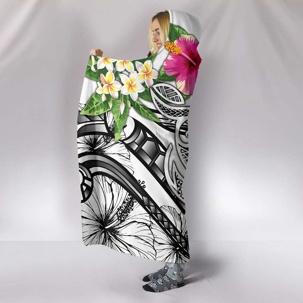 Polynesian American Samoa Hooded Blanket - Summer Plumeria (White)