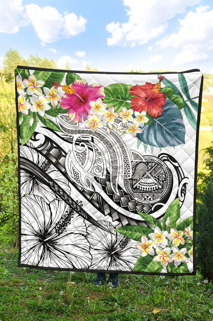 Polynesian American Samoa  Premium Quilt - Summer Plumeria (White)