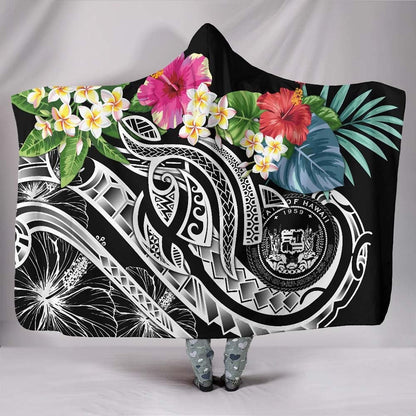 Polynesian Hawaii Hooded Blanket - Summer Plumeria (Black)