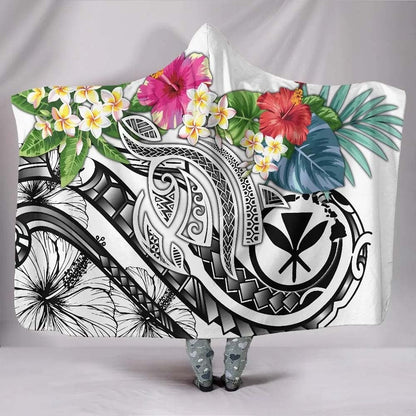 Polynesian Hawaii Kanaka Maoli Hooded Blanket - Summer Plumeria (White)