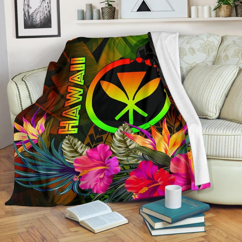 Polynesian Hawaii Kanaka Maoli Polynesian Premium Blanket -  Hibiscus and Banana Leaves