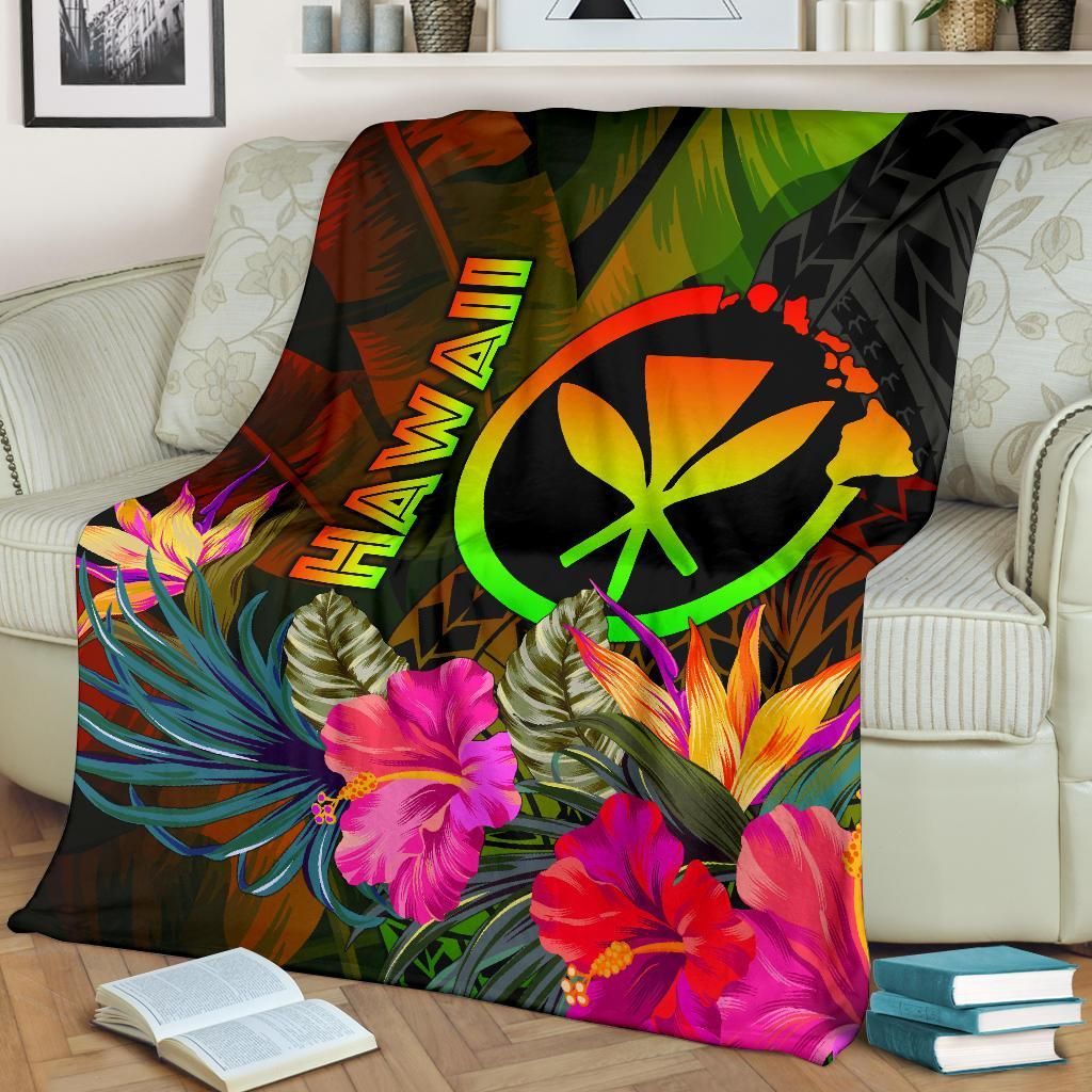Polynesian Hawaii Kanaka Maoli Polynesian Premium Blanket -  Hibiscus and Banana Leaves