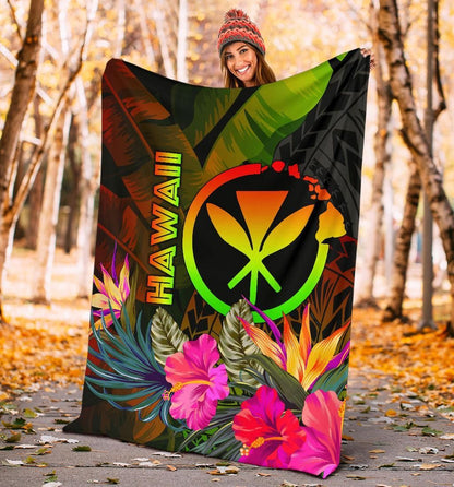 Polynesian Hawaii Kanaka Maoli Polynesian Premium Blanket -  Hibiscus and Banana Leaves