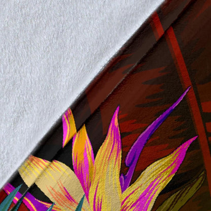 Polynesian Hawaii Kanaka Maoli Polynesian Premium Blanket -  Hibiscus and Banana Leaves