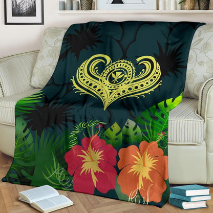 Polynesian Hawaii Kanaka Maoli Premium Blanket - Heart with Hibiscus