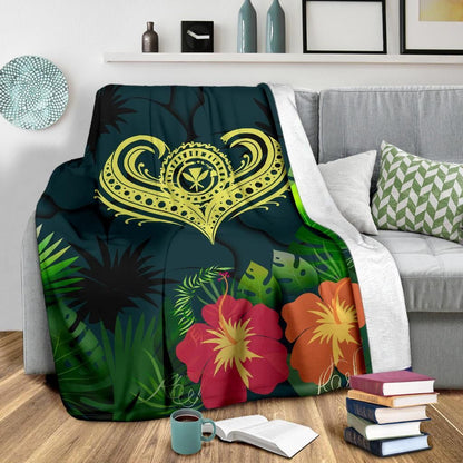Polynesian Hawaii Kanaka Maoli Premium Blanket - Heart with Hibiscus