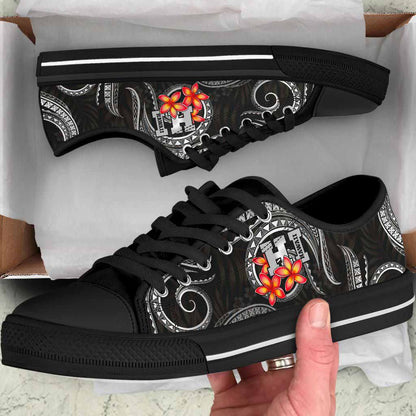 Polynesian Hawaii Low Top Shoes - Black Plumeria
