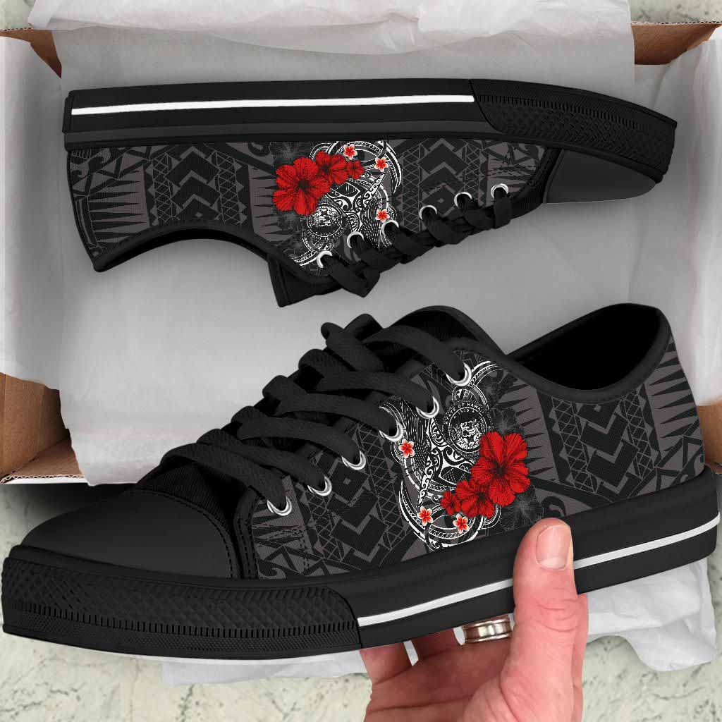 Polynesian Hawaii Low Top Shoes - Humpback Whale with Hibiscus (White)