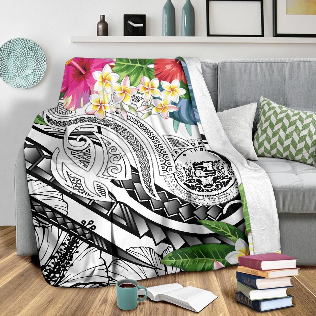 Polynesian Hawaii Premium Blanket - Summer Plumeria (White)
