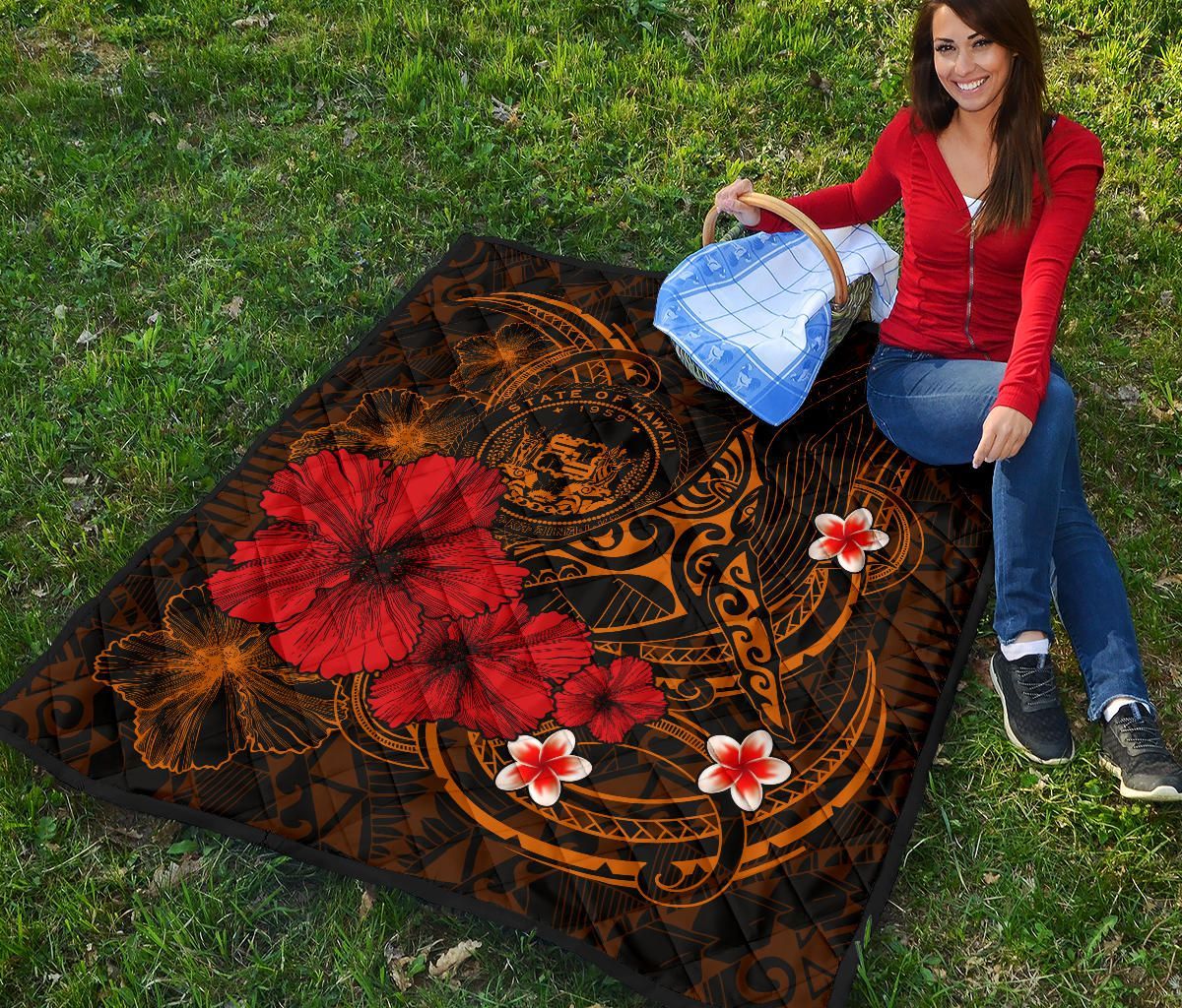 Polynesian Hawaii Premium Quilt - Humpback Whale with Hibiscus (Golden)