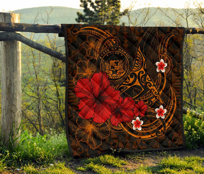 Polynesian Hawaii Premium Quilt - Humpback Whale with Hibiscus (Golden)