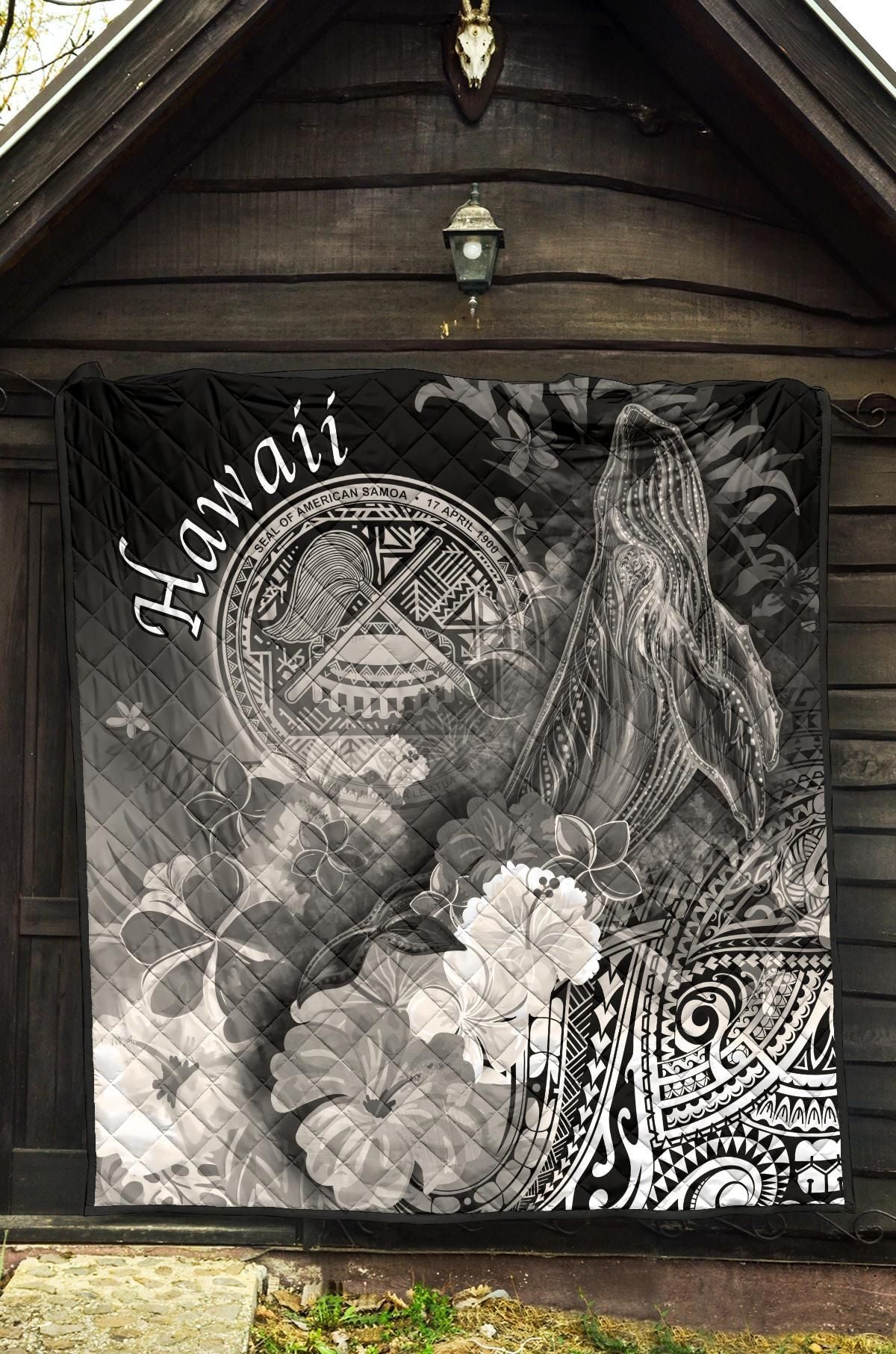 Polynesian Hawaii Premium Quilt - Humpback Whale with Tropical Flowers (White)