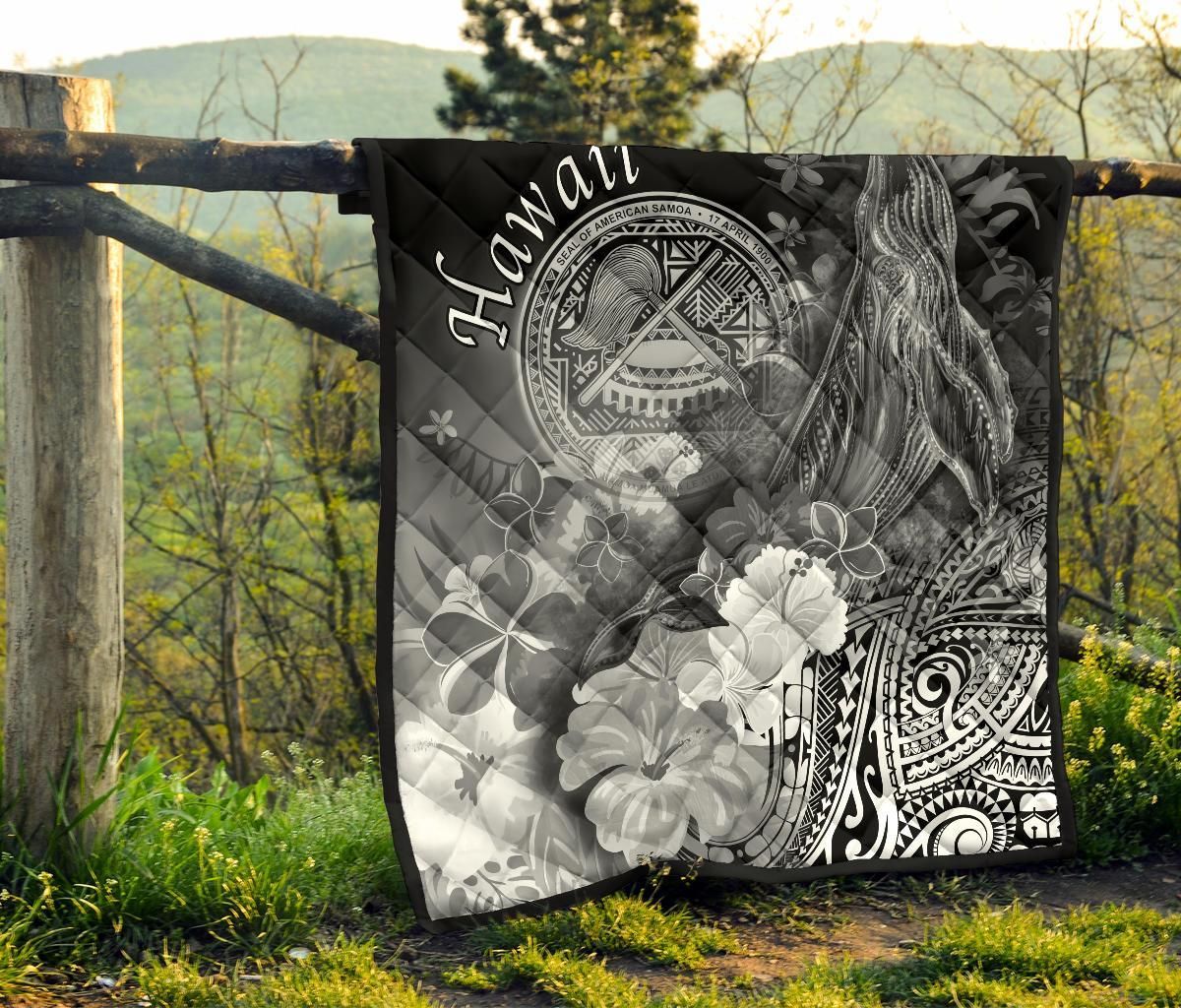 Polynesian Hawaii Premium Quilt - Humpback Whale with Tropical Flowers (White)