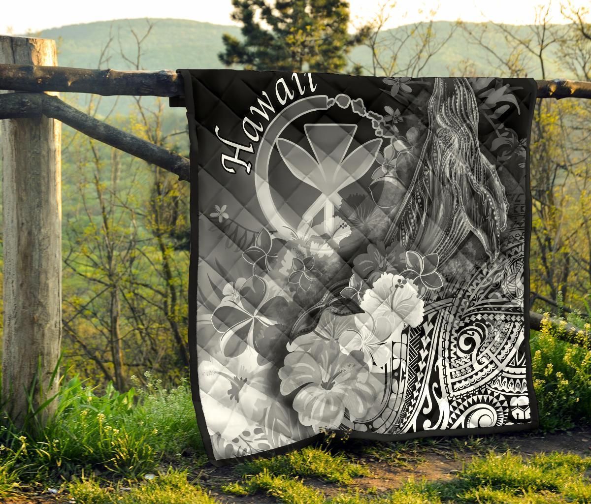 Polynesian Hawaii Premium Quilt - Kanaka Maoli Humpback Whale with Tropical Flowers (White)