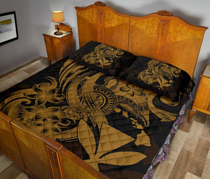 Hawaii Polynesian Quilt Bed Set - Gold Kanaka Maoli Tentacle Plumeria