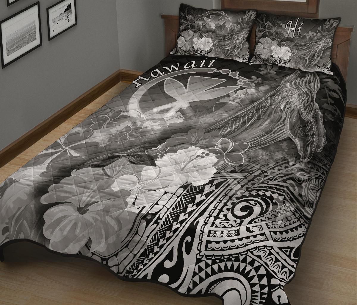 Polynesian Hawaii Quilt Bed Set - Kanaka Maoli Humpback Whale with Tropical Flowers (White)