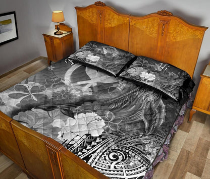 Polynesian Hawaii Quilt Bed Set - Kanaka Maoli Humpback Whale with Tropical Flowers (White)