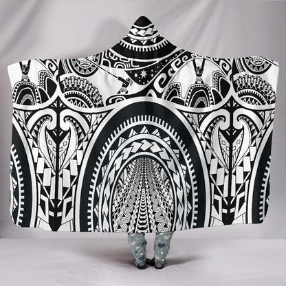 Polynesian Hooded Blanket - Maui Tattoo (White)
