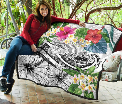 Polynesian Samoa Premium Quilt - Summer Plumeria (White)