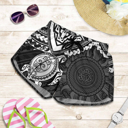 Polynesian Shorts (Women) - Polynesian White Turtle
