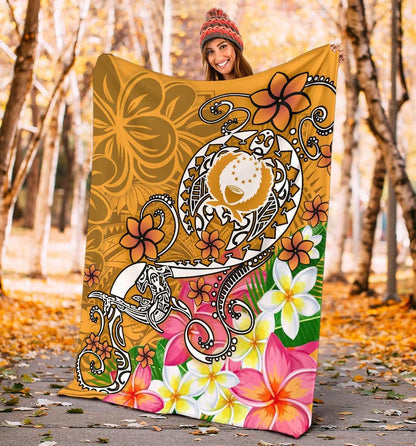 Pohnpei Premium Blanket - Turtle Plumeria (Gold)