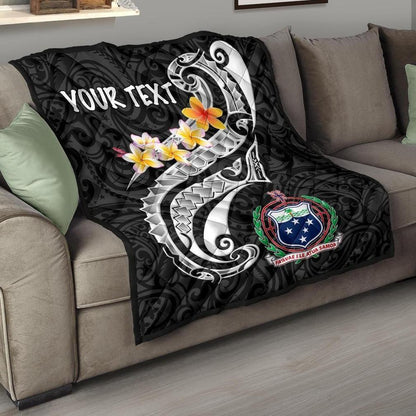 Samoa Custom Personalised Premium Quilt - Samoa Seal  Polynesian Patterns Plumeria (Black)