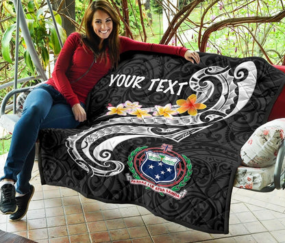 Samoa Custom Personalised Premium Quilt - Samoa Seal  Polynesian Patterns Plumeria (Black)