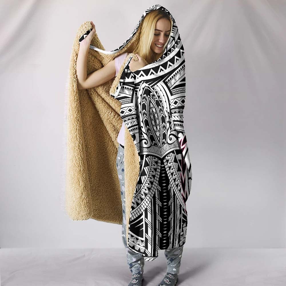 Samoa Hooded Blanket - Coat Of Arm (White)