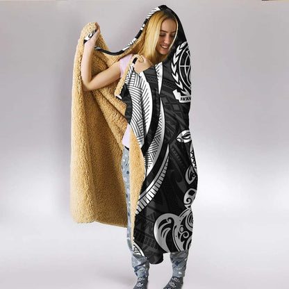 Samoa Hooded Blanket - White Tentacle Turtle