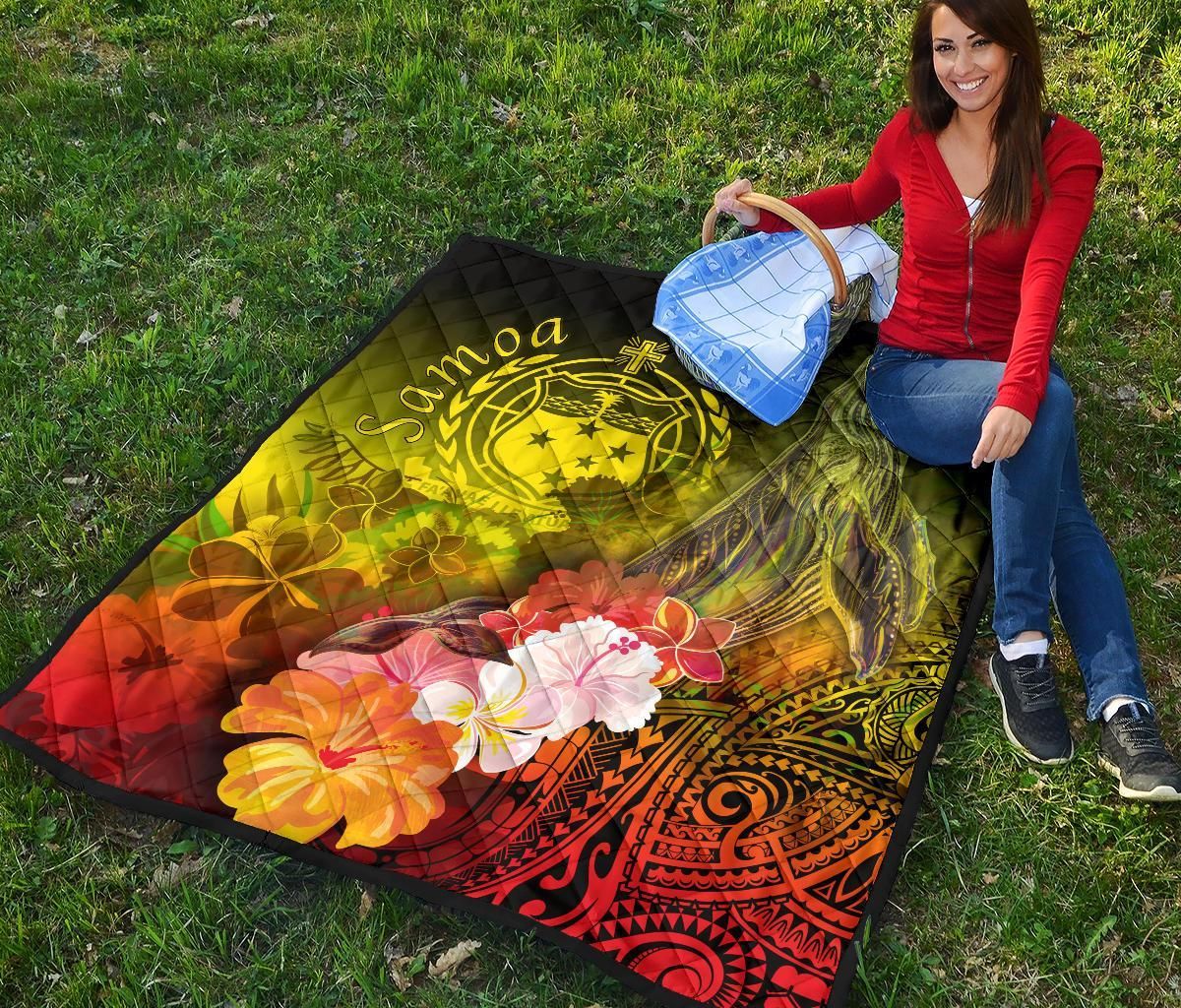 Samoa Premium Quilt- Humpback Whale with Tropical Flowers (Yellow)