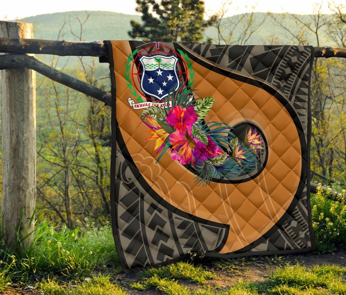 Samoa Premium Quilt - Polynesian Hook And Hibiscus (Nude)