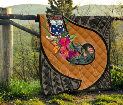 Samoa Premium Quilt - Polynesian Hook And Hibiscus (Nude)