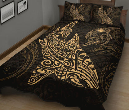 Polynesian Quilt Bed Set - Polynesian Gold Shark Warrior Tattoo