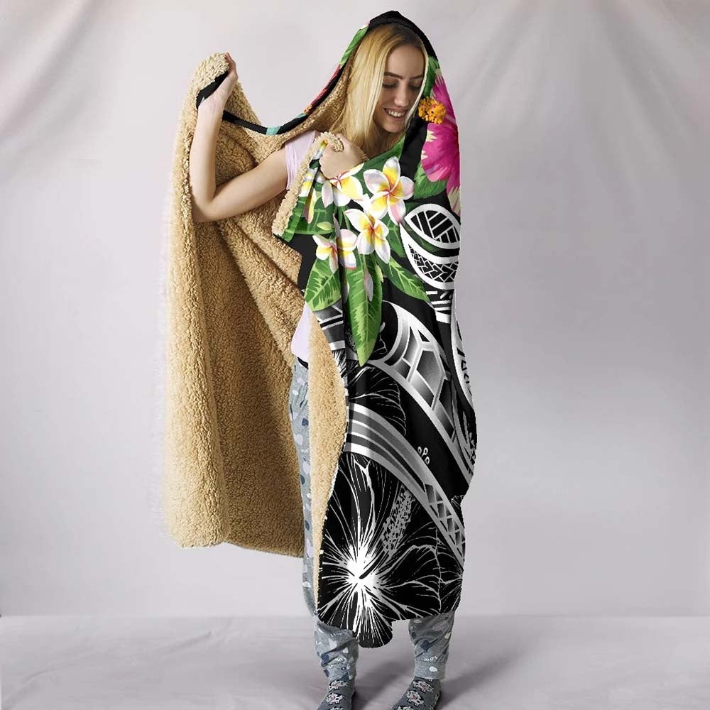 Tahiti Polynesian Hooded Blanket - Summer Plumeria (Black)