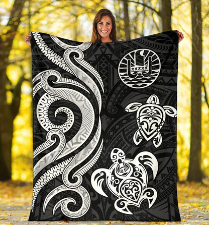 Tahiti Polynesian Premium Blanket - White Tentacle Turtle