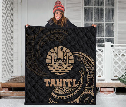 Tahiti Polynesian Premium Quilt - Gold Tribal Wave