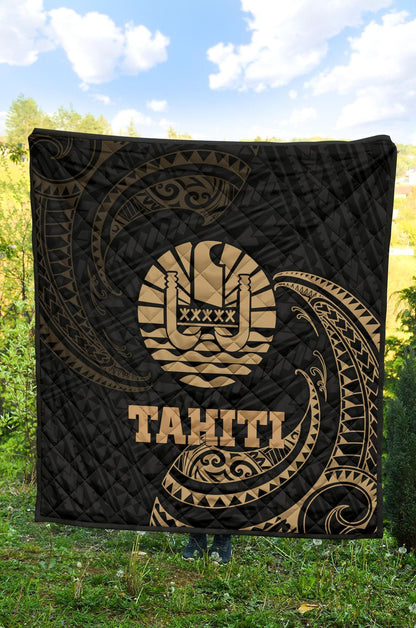Tahiti Polynesian Premium Quilt - Gold Tribal Wave